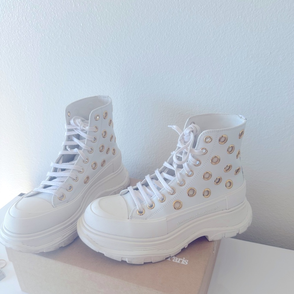 Alexander McQueen Combat White Leather Eyelet Platform Boots 8.5 $1,200 Italy